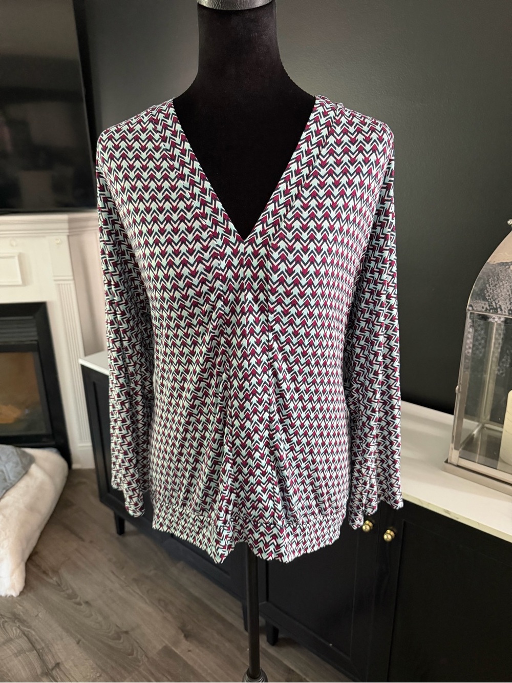 Lascana Abstract Chevron Print V-Neck Long Sleeve Blouse Women’s Size L 21” P2P